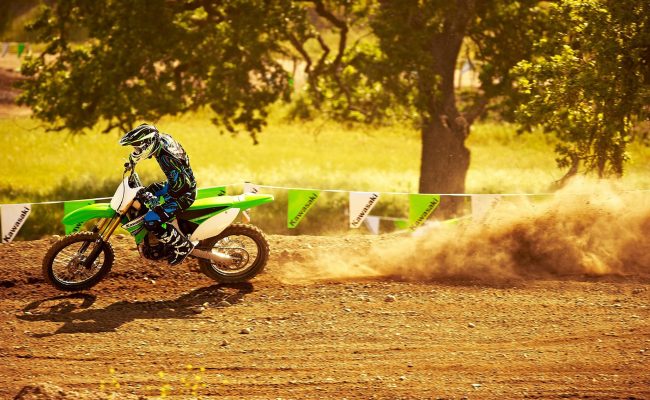 Kawasaki–KX-450F-2011-widescreen-11